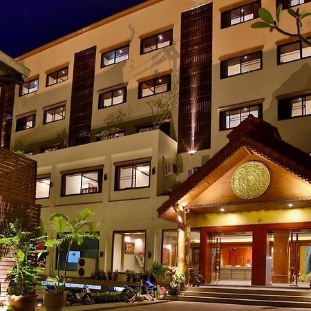Thapaeplacehotel Chiang Mai Extérieur photo