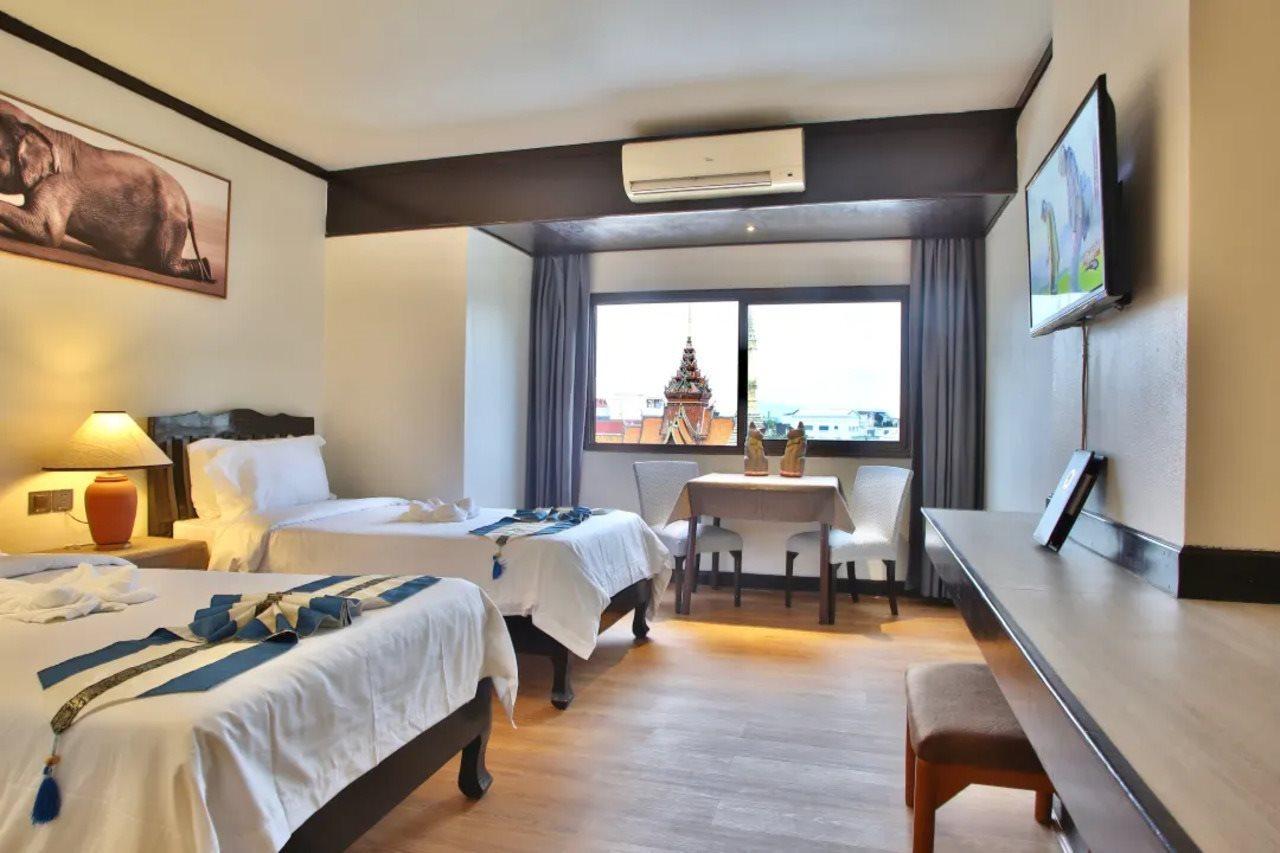 Thapaeplacehotel Chiang Mai Extérieur photo