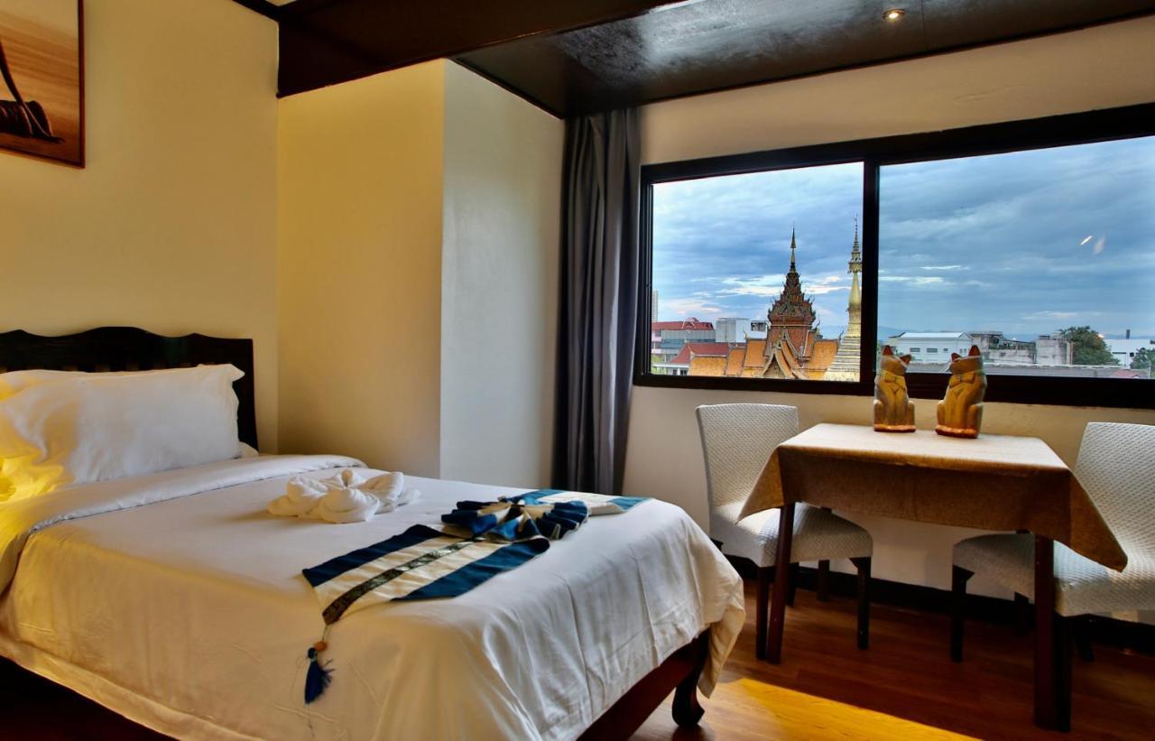 Thapaeplacehotel Chiang Mai Extérieur photo