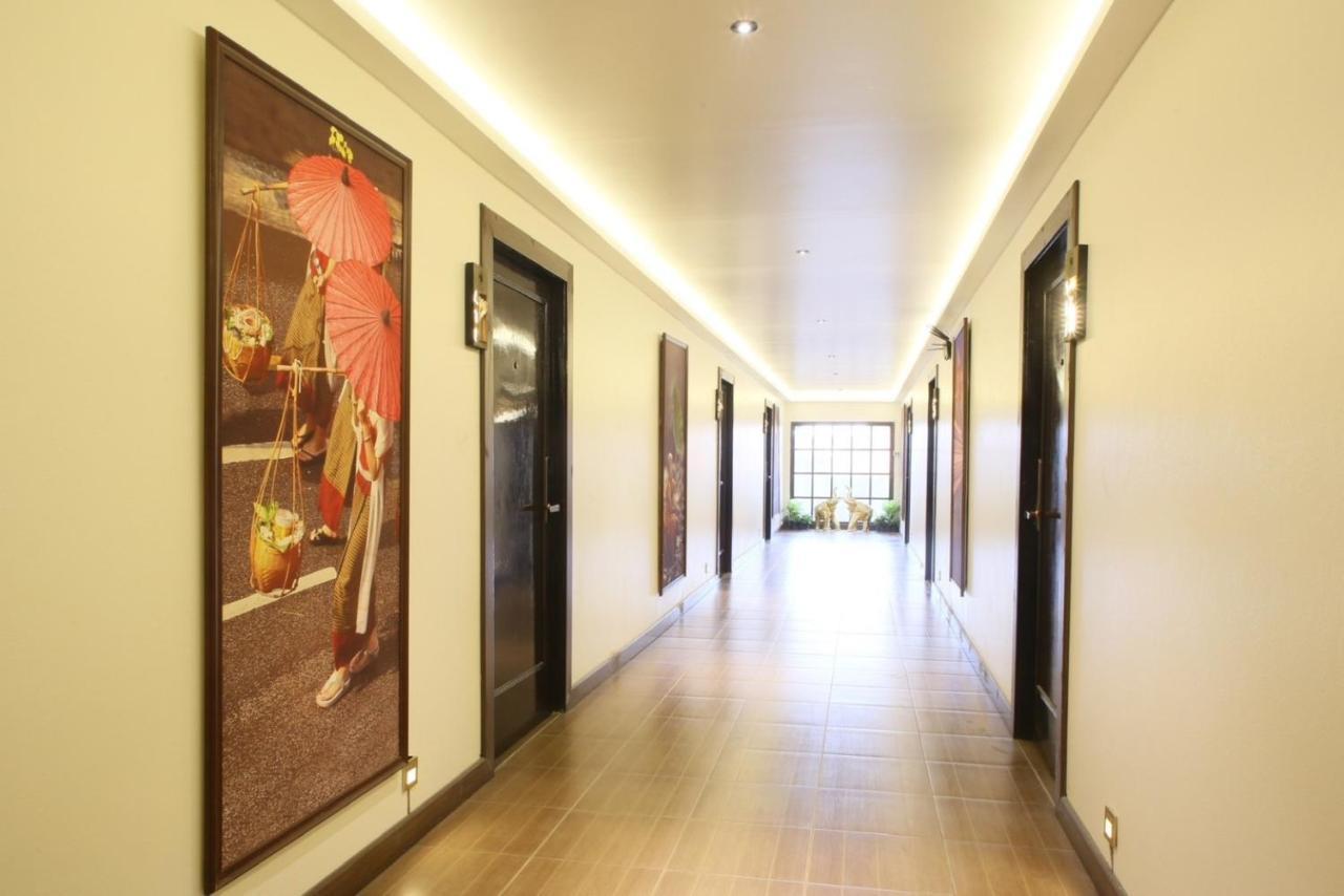 Thapaeplacehotel Chiang Mai Extérieur photo