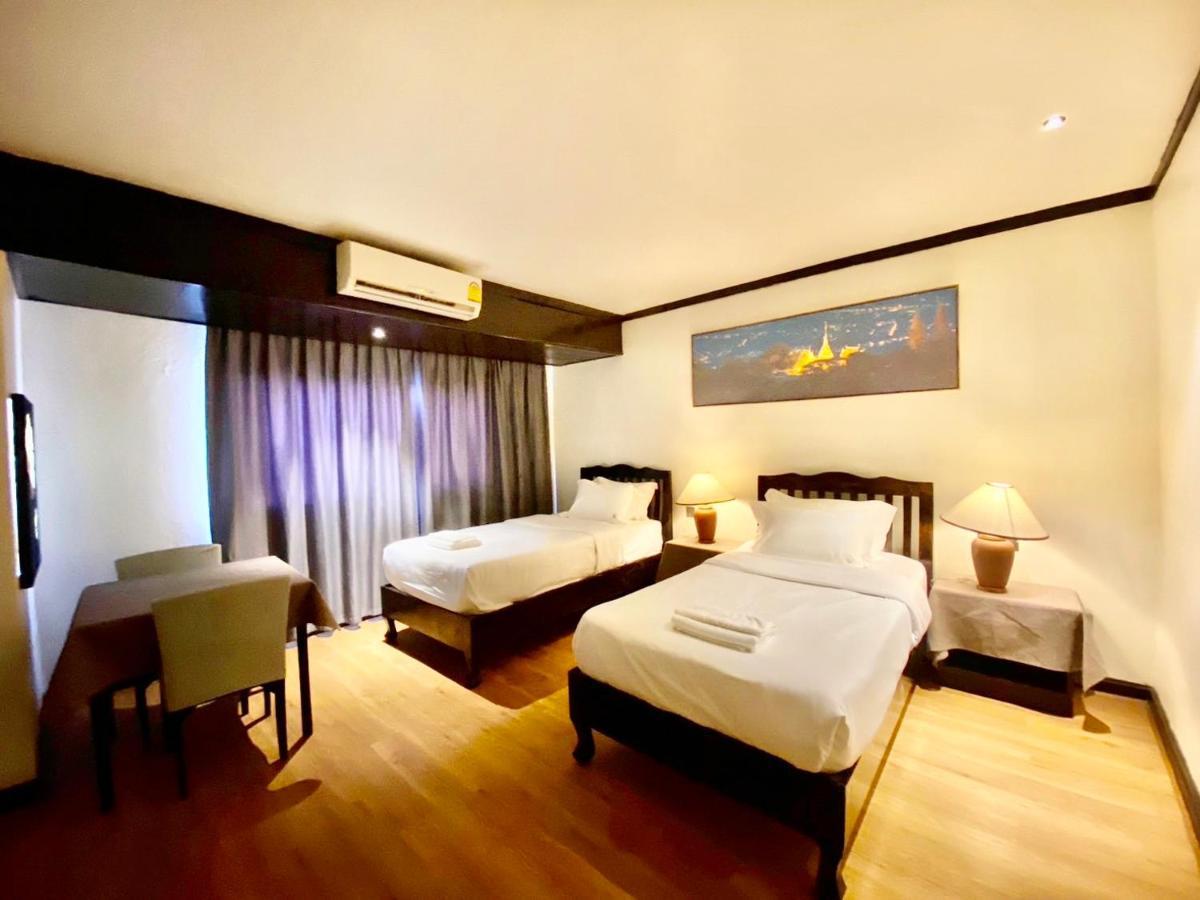 Thapaeplacehotel Chiang Mai Extérieur photo