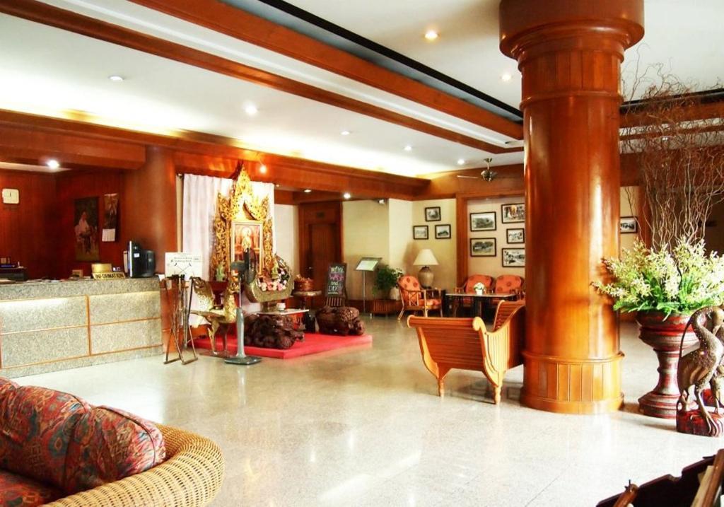 Thapaeplacehotel Chiang Mai Extérieur photo