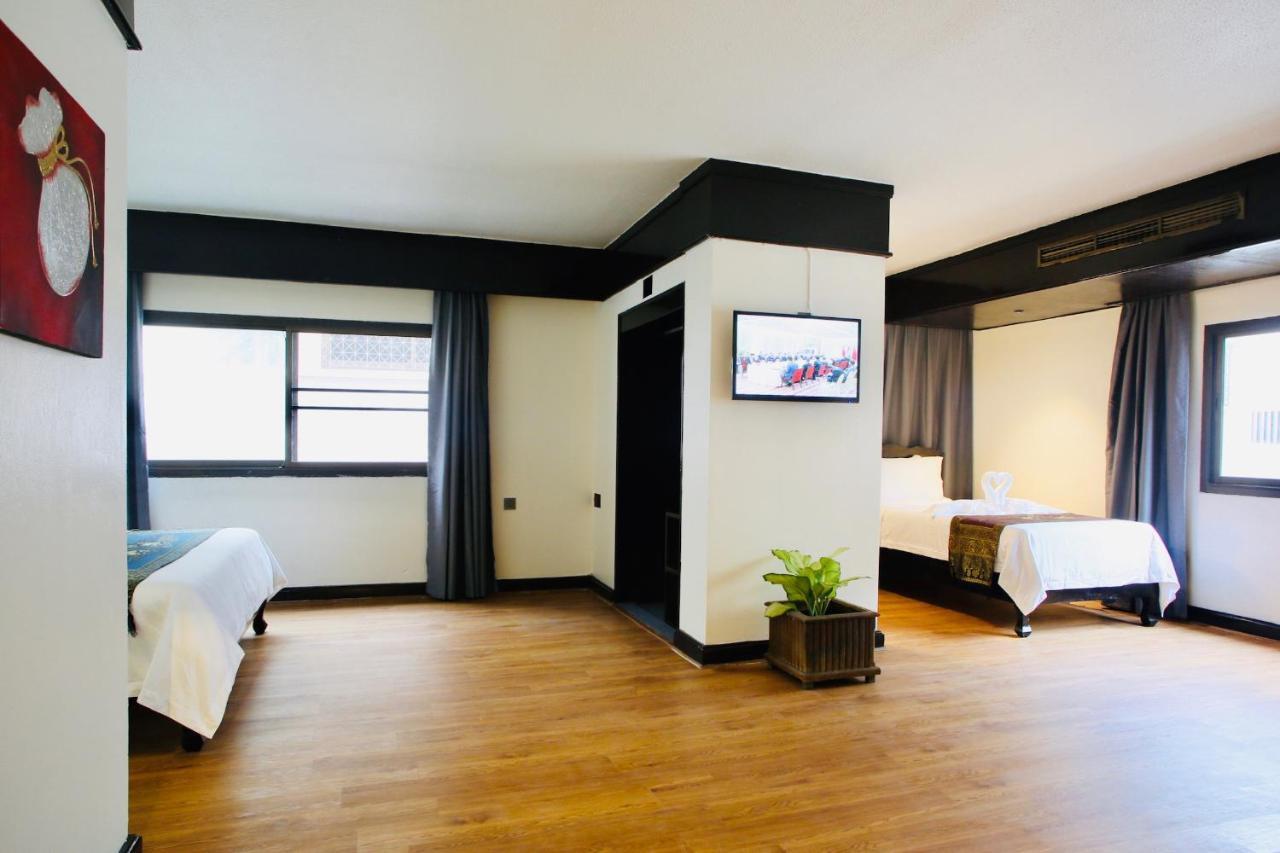 Thapaeplacehotel Chiang Mai Extérieur photo