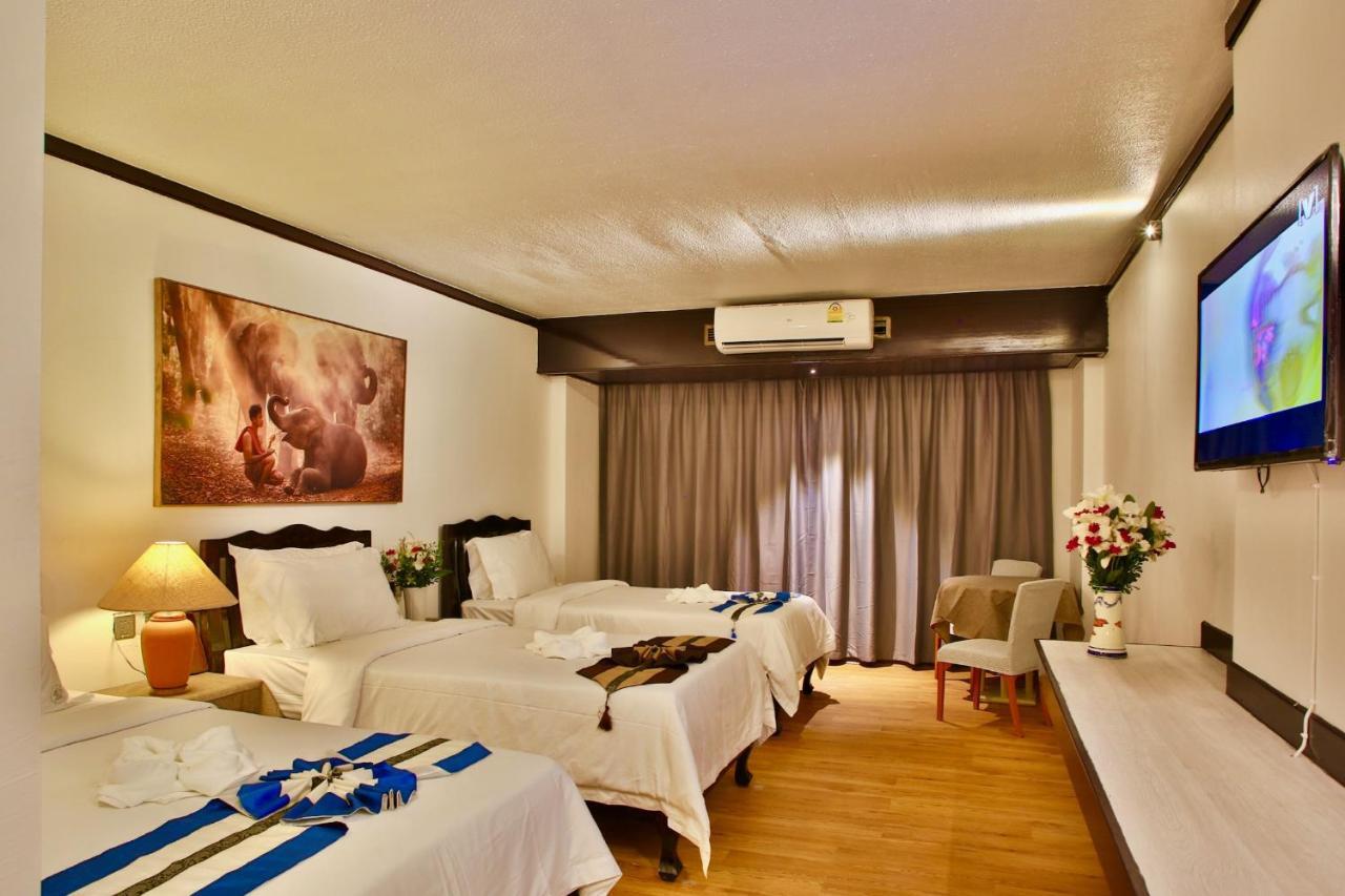 Thapaeplacehotel Chiang Mai Extérieur photo