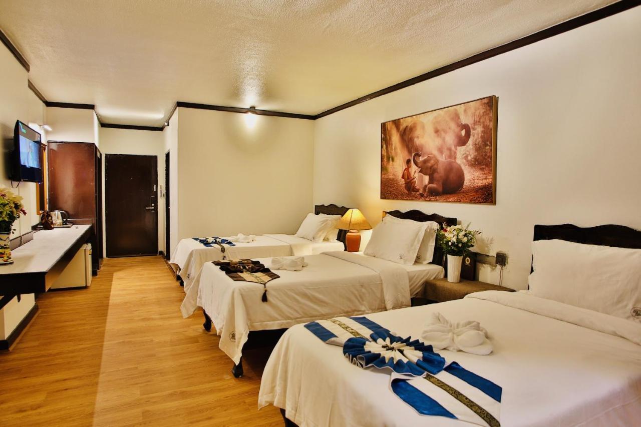 Thapaeplacehotel Chiang Mai Extérieur photo