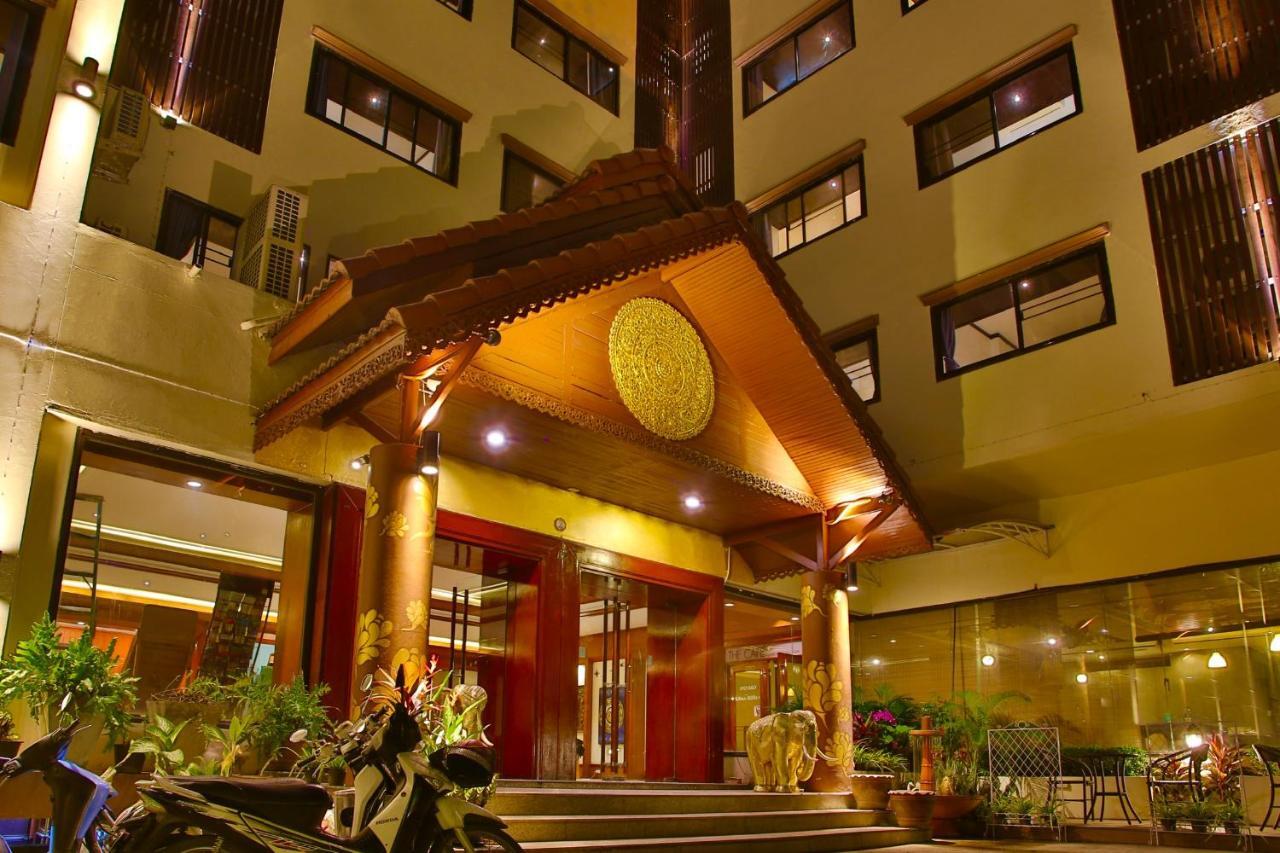Thapaeplacehotel Chiang Mai Extérieur photo