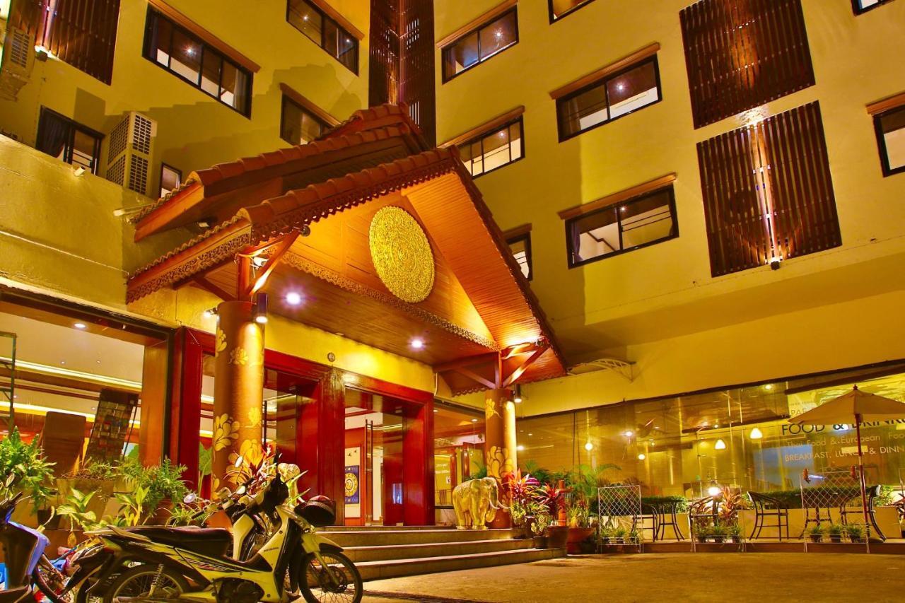 Thapaeplacehotel Chiang Mai Extérieur photo