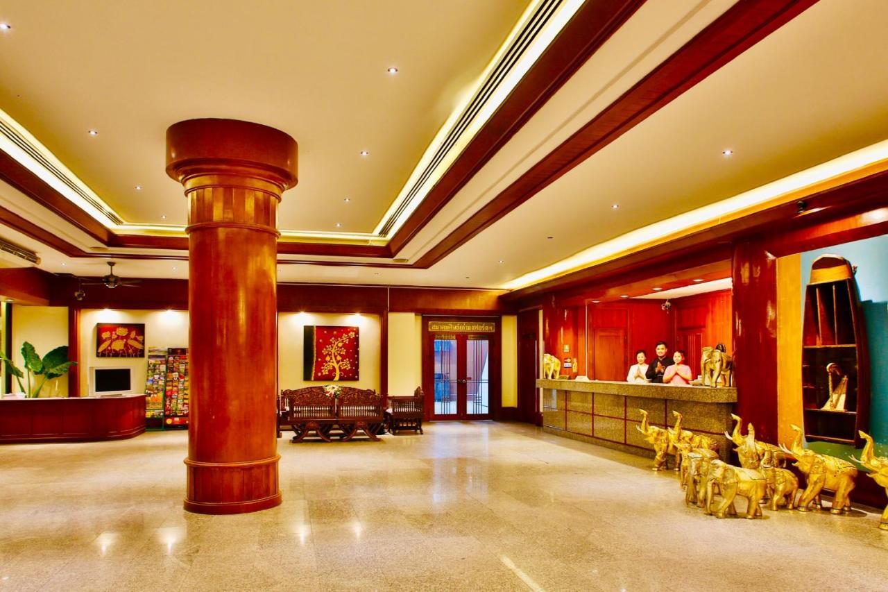 Thapaeplacehotel Chiang Mai Extérieur photo