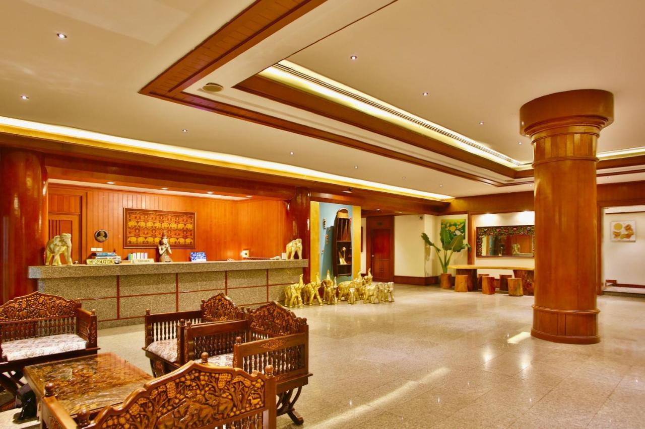 Thapaeplacehotel Chiang Mai Extérieur photo