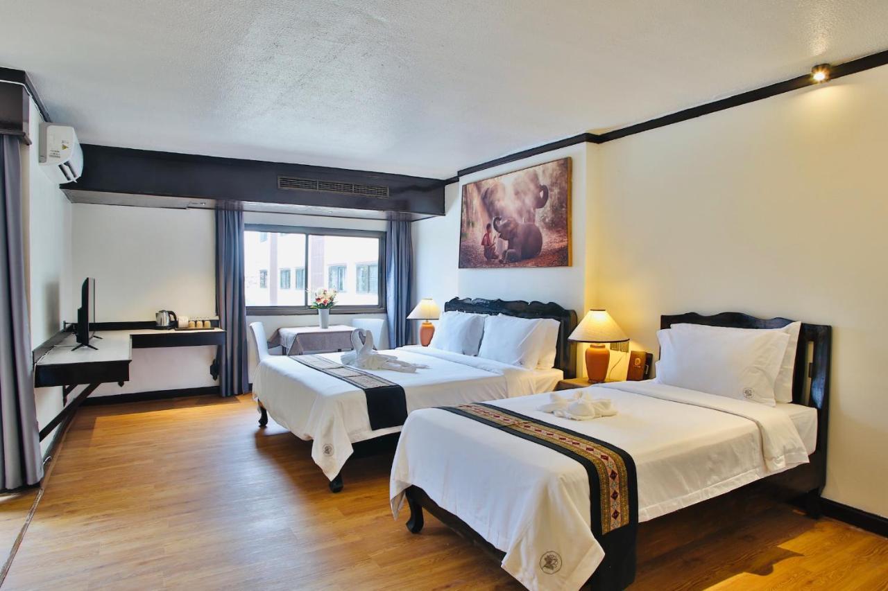 Thapaeplacehotel Chiang Mai Extérieur photo
