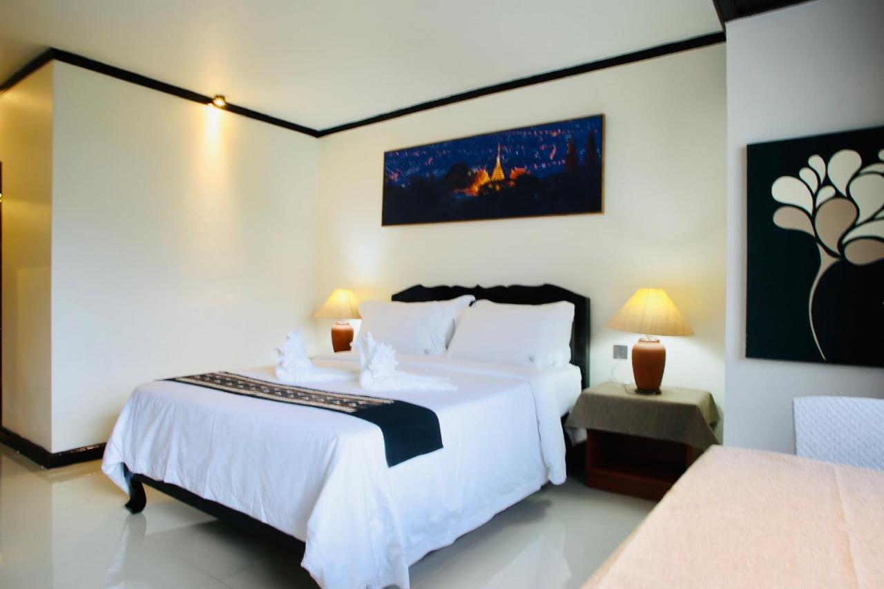 Thapaeplacehotel Chiang Mai Extérieur photo