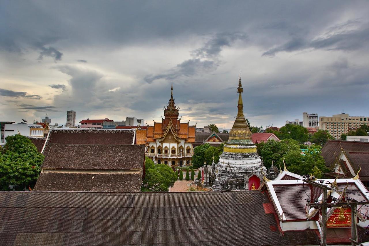 Thapaeplacehotel Chiang Mai Extérieur photo