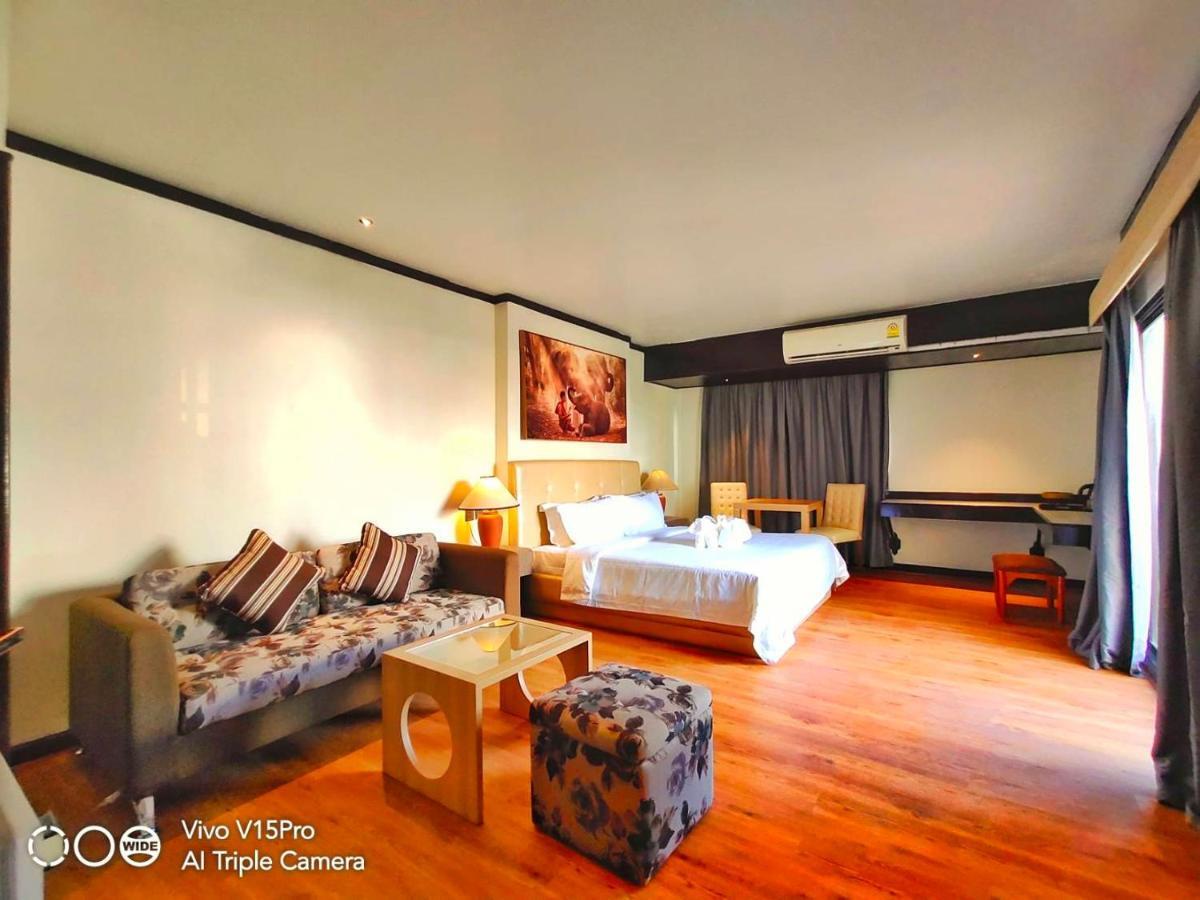 Thapaeplacehotel Chiang Mai Extérieur photo