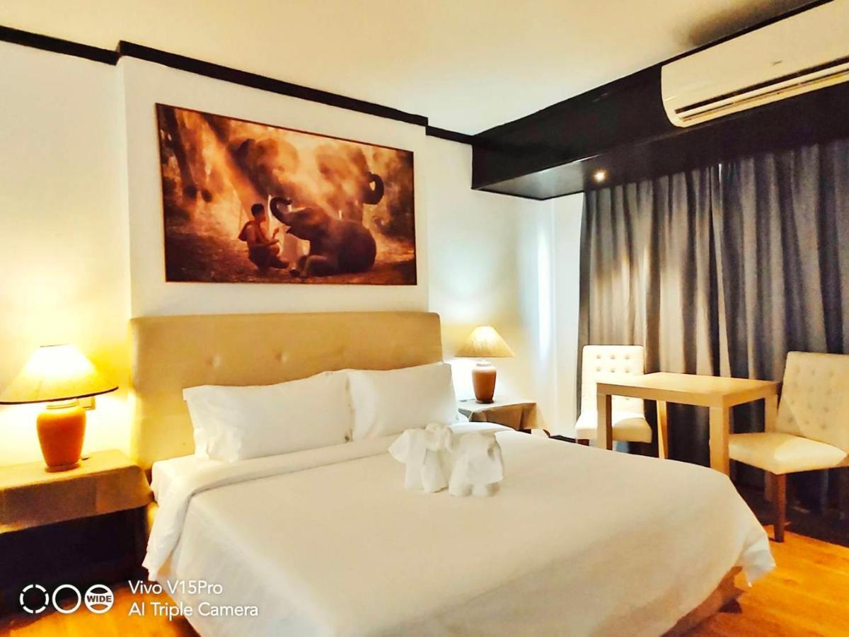 Thapaeplacehotel Chiang Mai Extérieur photo